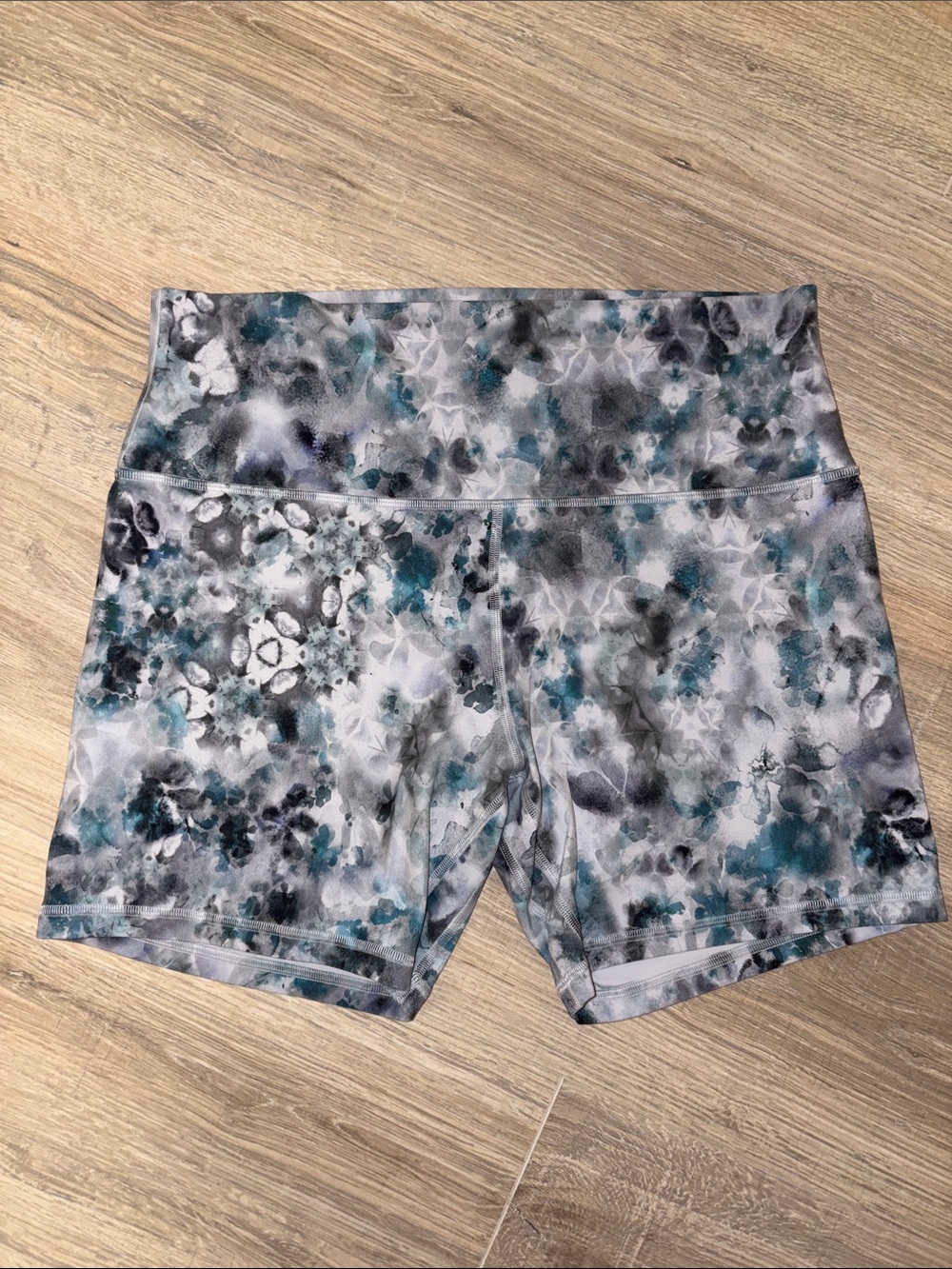 lululemon athletica Marble-Print Bike Shorts in Teal and Gray